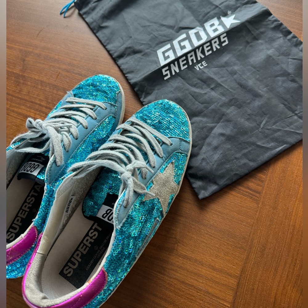 Blue sequin golden goose size 8 (sole) that would be 7,5 American size